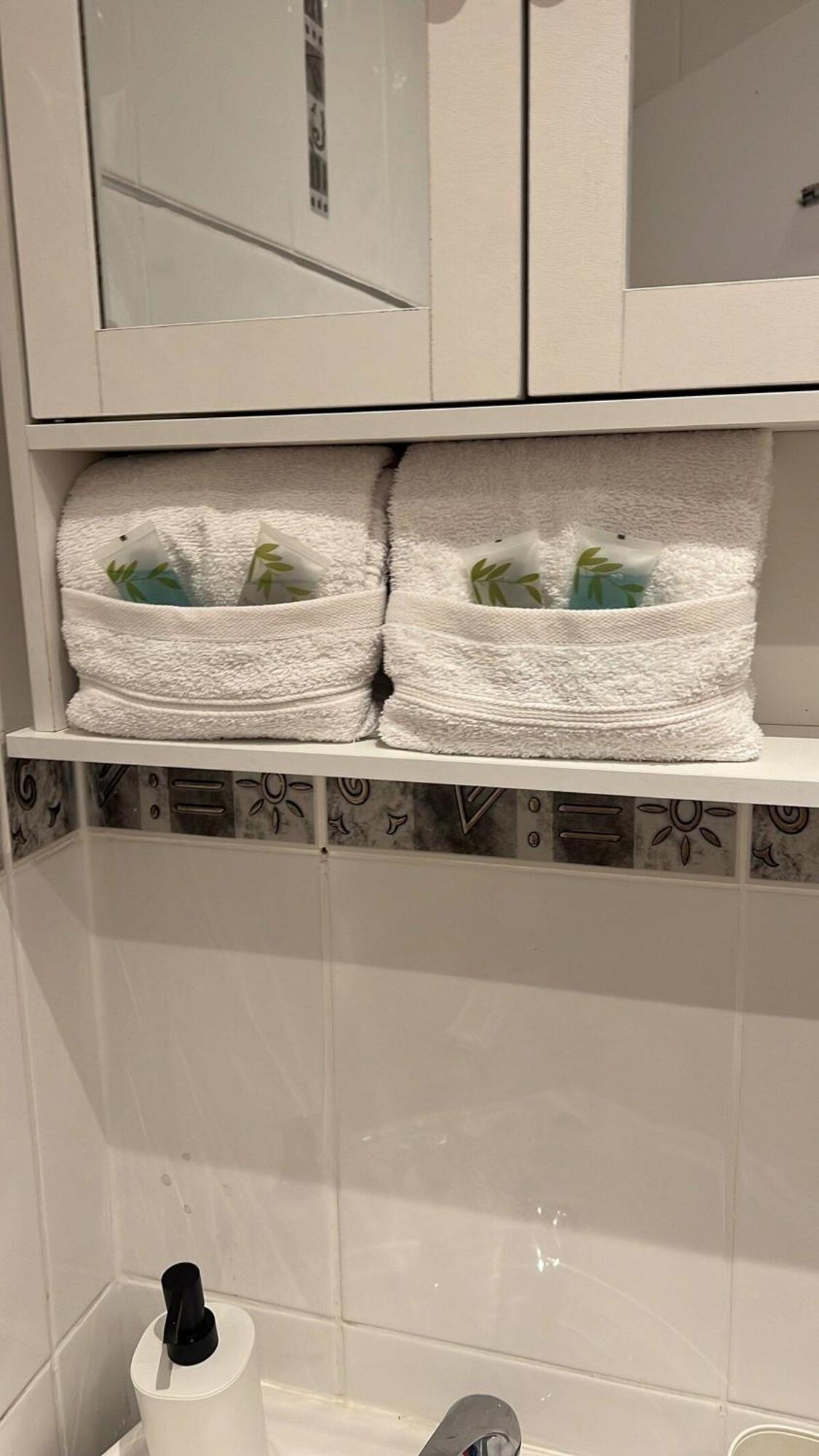 Apartamento Con Ambiente 100% Familiar En Zona Tranquila De Apartament
